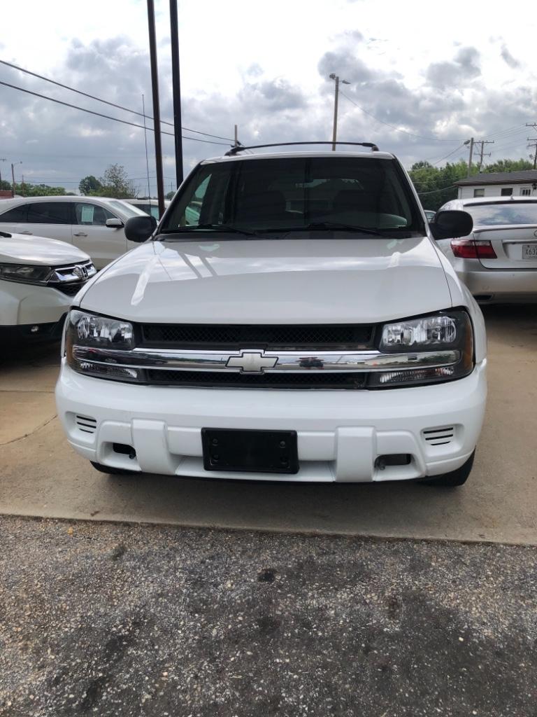 2003 Chevrolet Trailblazer 2WD LS's photo